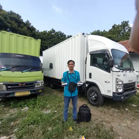Pemasangan GPS tracker pada armada Moil Logistic