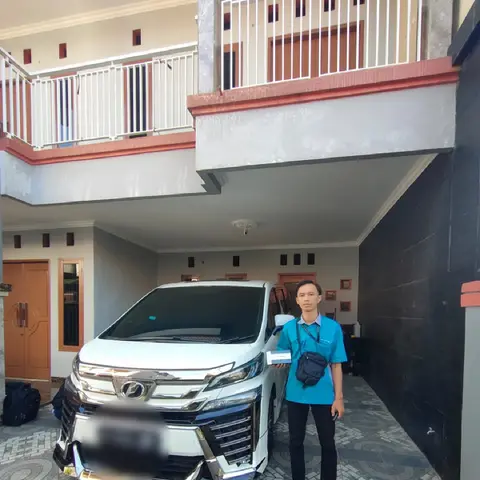 Pemasangan GPS tracker pada Toyota Vellfire